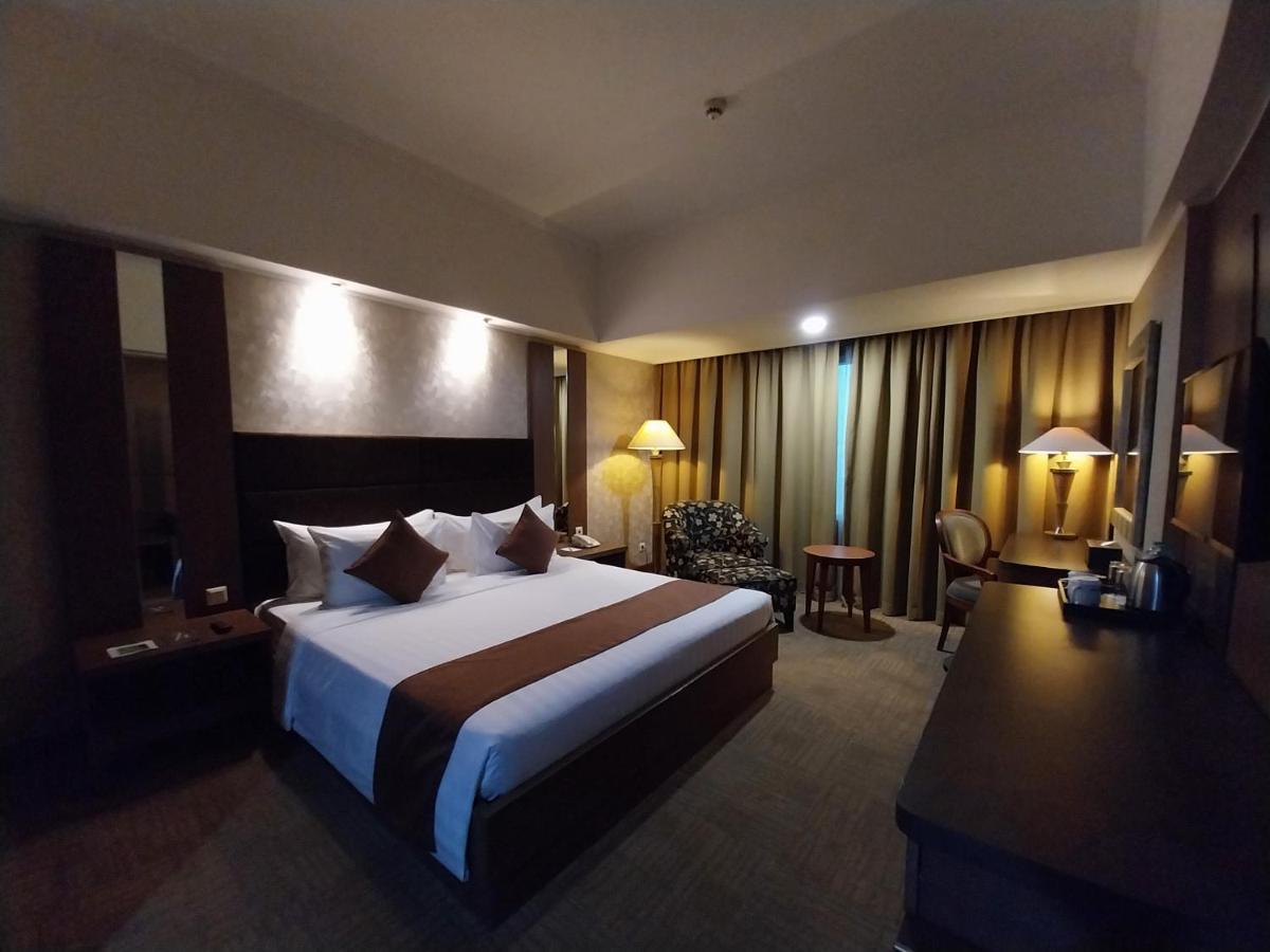 Horison Ultima Menteng Джакарта Экстерьер фото